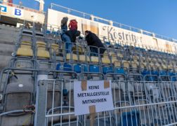 Jena Fans Schleppen 600 Sitze Aus Stadion 09